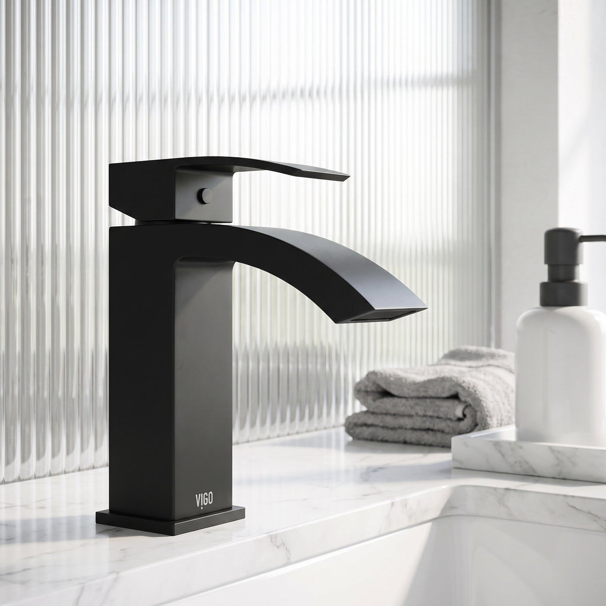 Satro Single Hole Bathroom Faucet