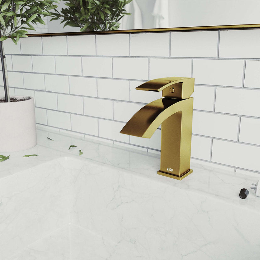 Single hole faucet with lever handle and fingerprint-resistant matte brushed gold finish
