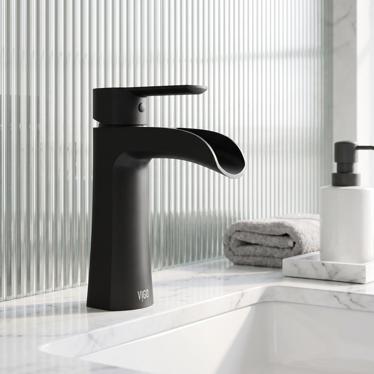 Paloma Single Hole Bathroom Faucet