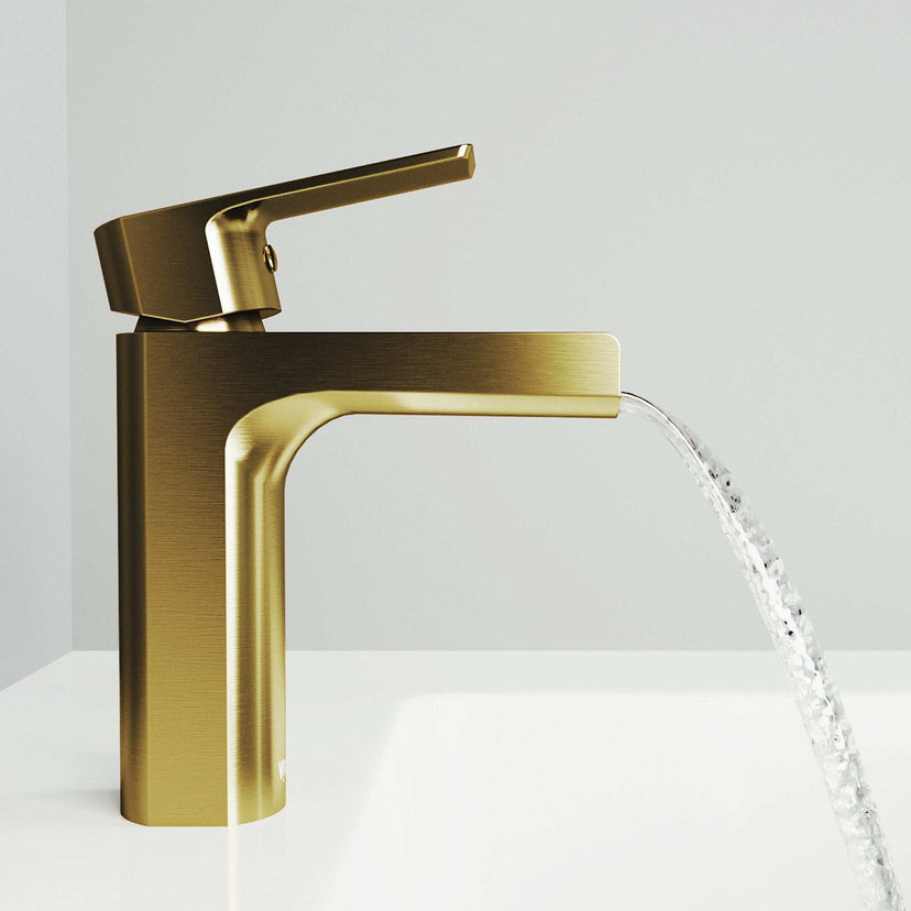 Contemporary lever handle faucet with corrosion resistant brass material