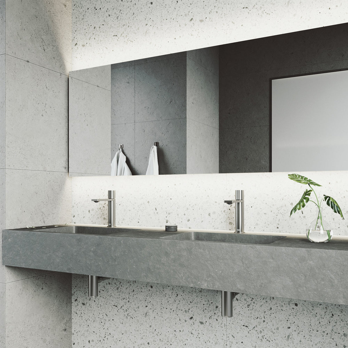 Lever handle bathroom faucet with drip-free ceramic disc cartridge