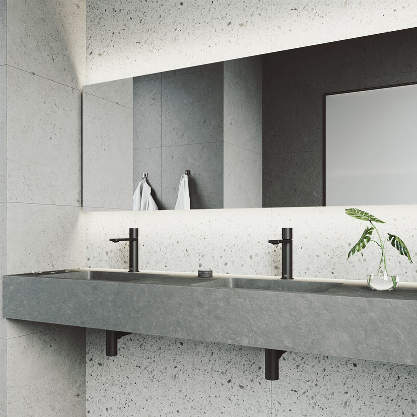 Lever handle bathroom faucet with drip-free ceramic disc cartridge