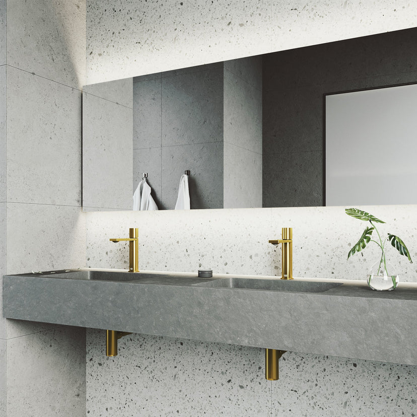 Lever handle bathroom faucet with drip-free ceramic disc cartridge