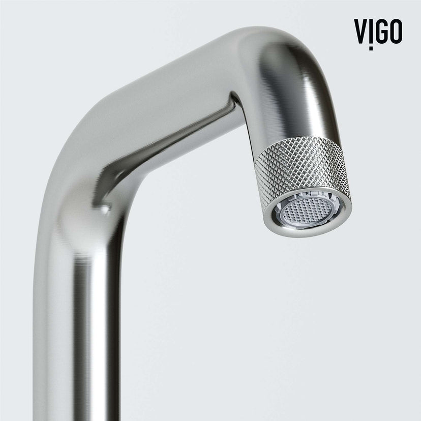 Single hole deck-mounted faucet with knob handles and tarnish-resistant finish