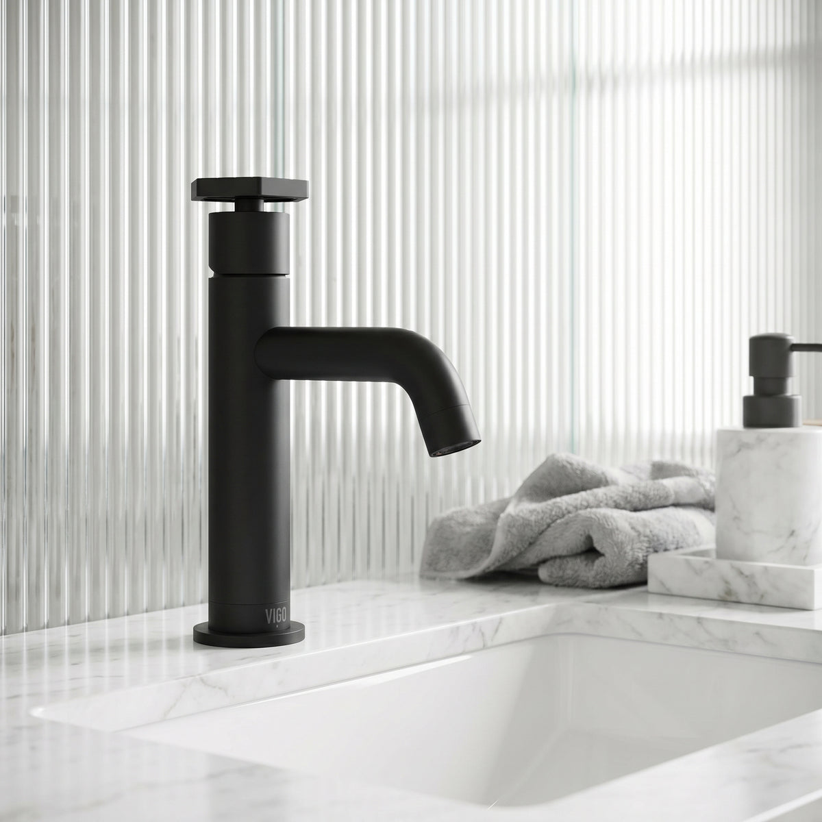 Hart Ruxton Single Hole Bathroom Faucet – Smooth Single-Handle Control