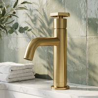 Hart Ruxton Single Hole Bathroom Faucet – Smooth Single-Handle Control