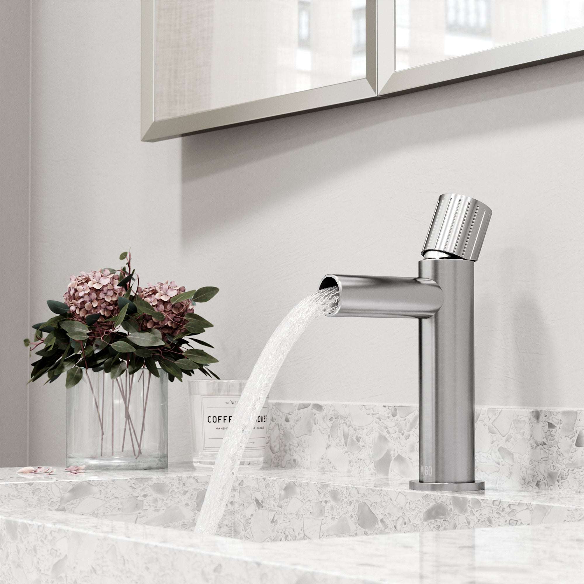Contemporary single hole faucet with lever handle and included mounting hardware