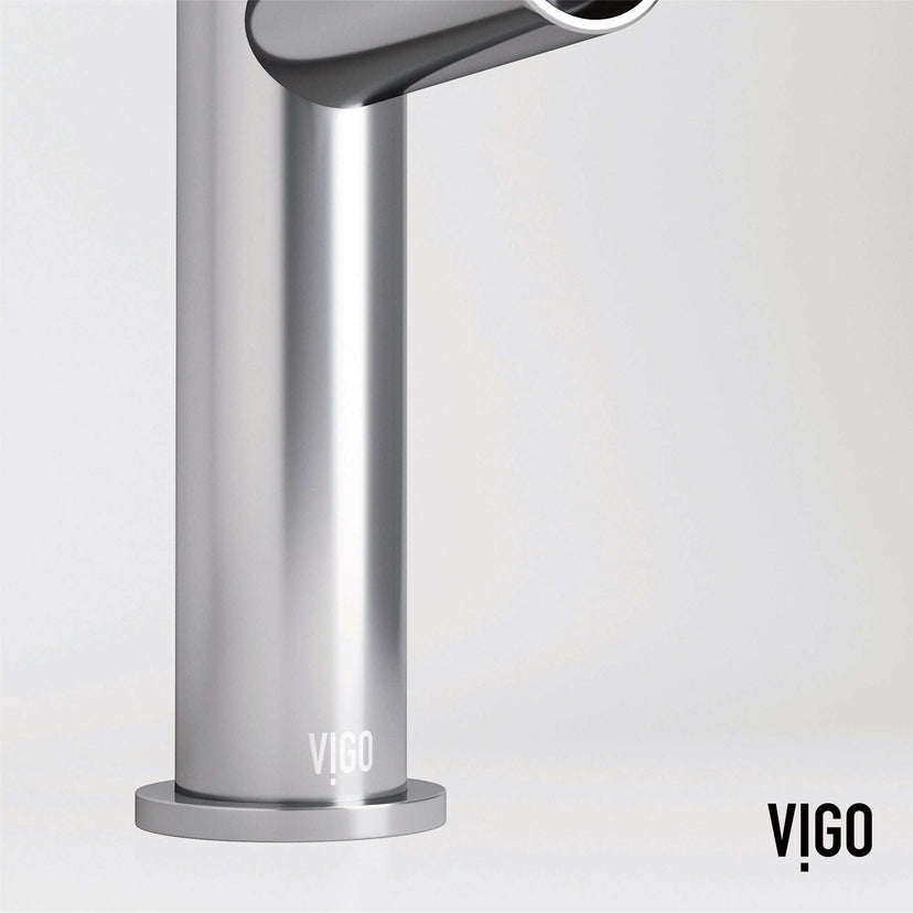 Chrome faucet with lever handle and 8-inch assembled height