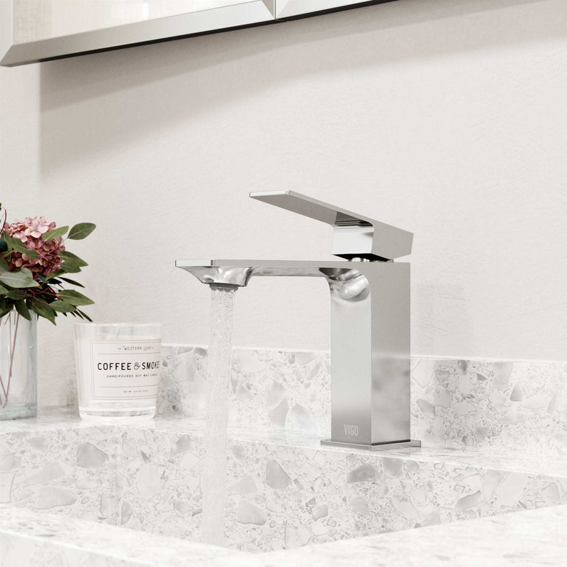 Deck-mounted faucet in chrome with ceramic disk valve and NPSM thread