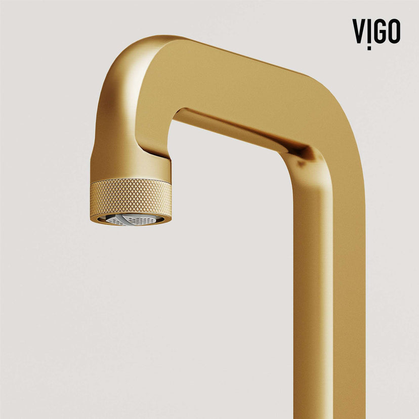 Low flow widespread faucet with ceramic disc valve and tarnish-resistant brass