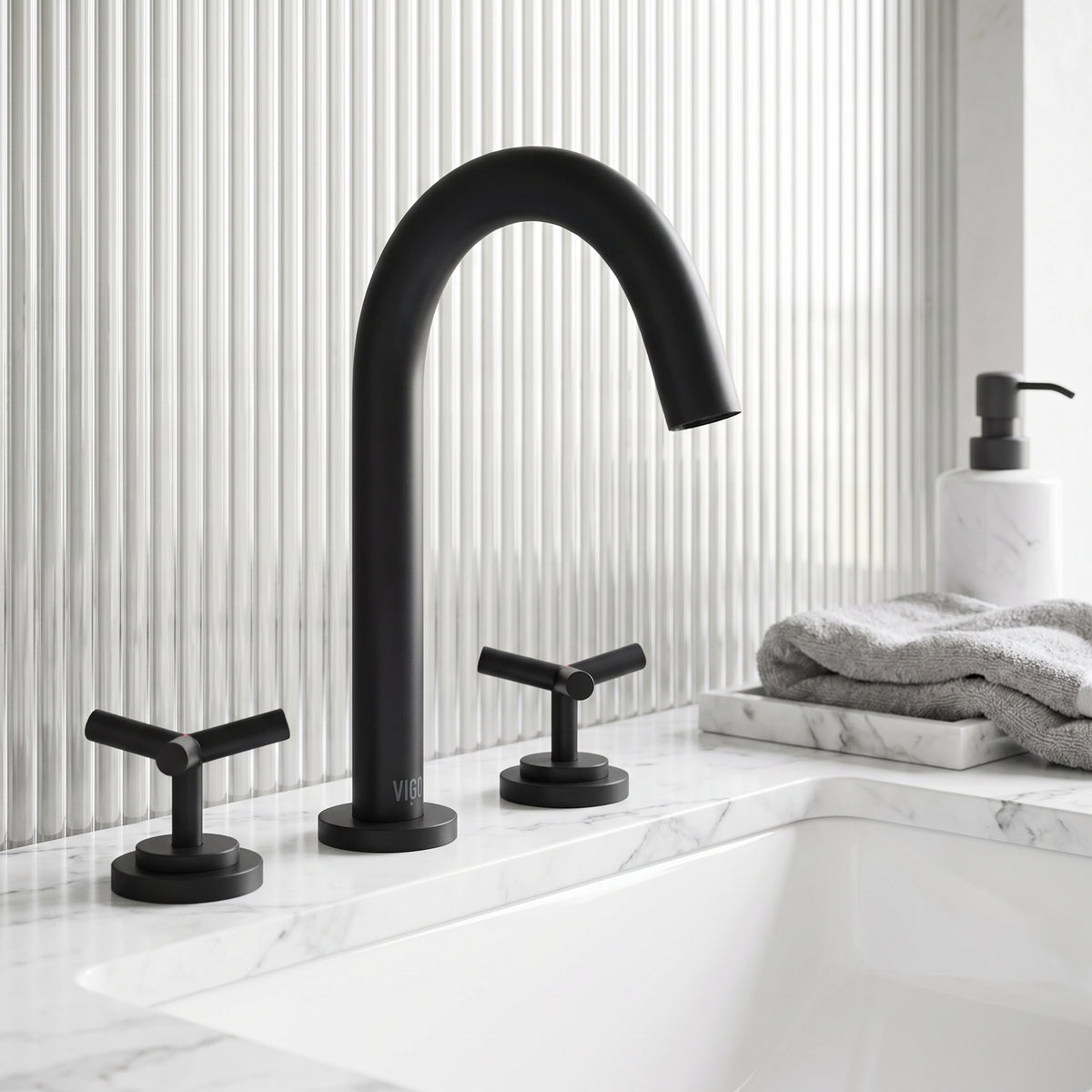 Jewel Widespread Bathroom Faucet