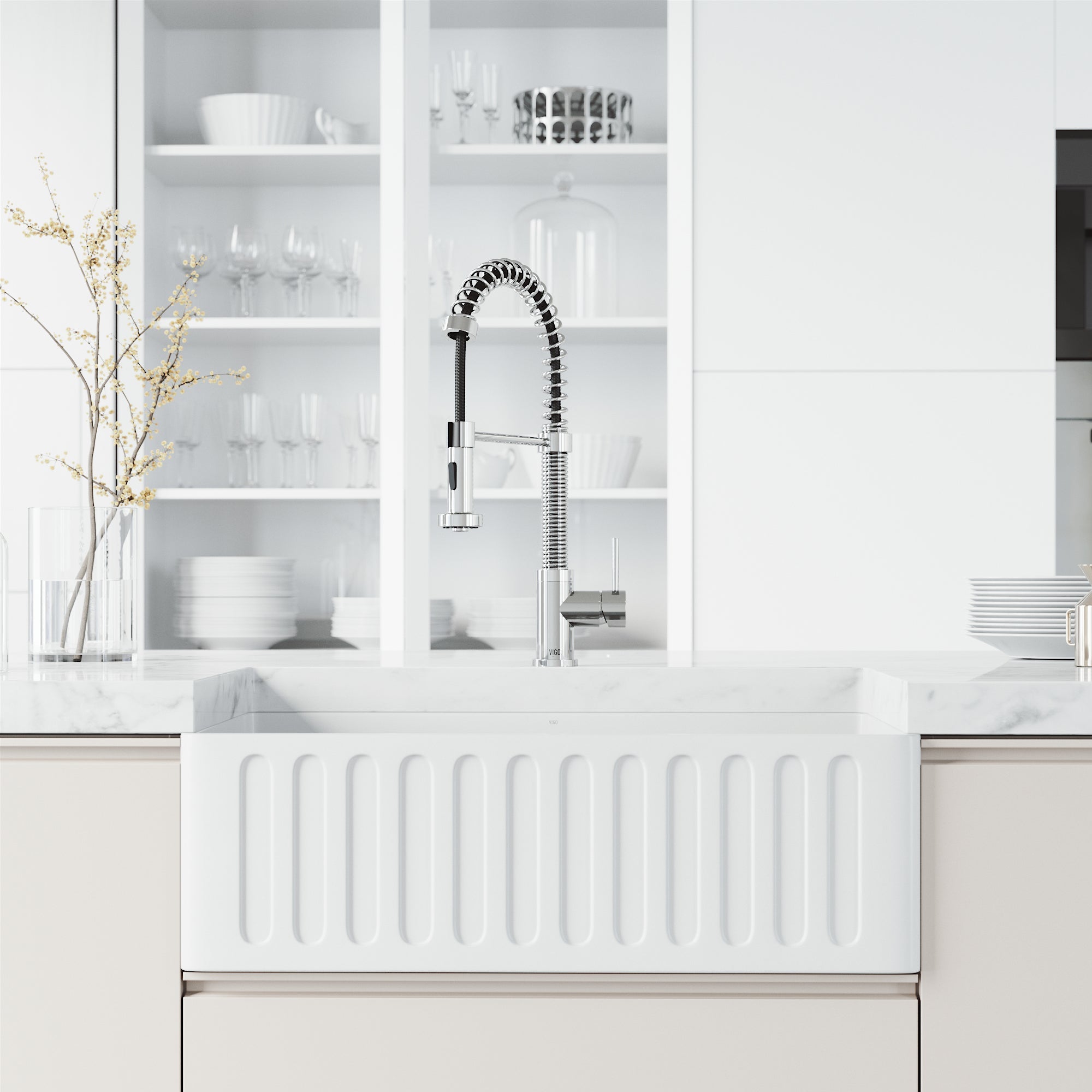 Chrome kitchen faucet with docking technology and dual spray modes