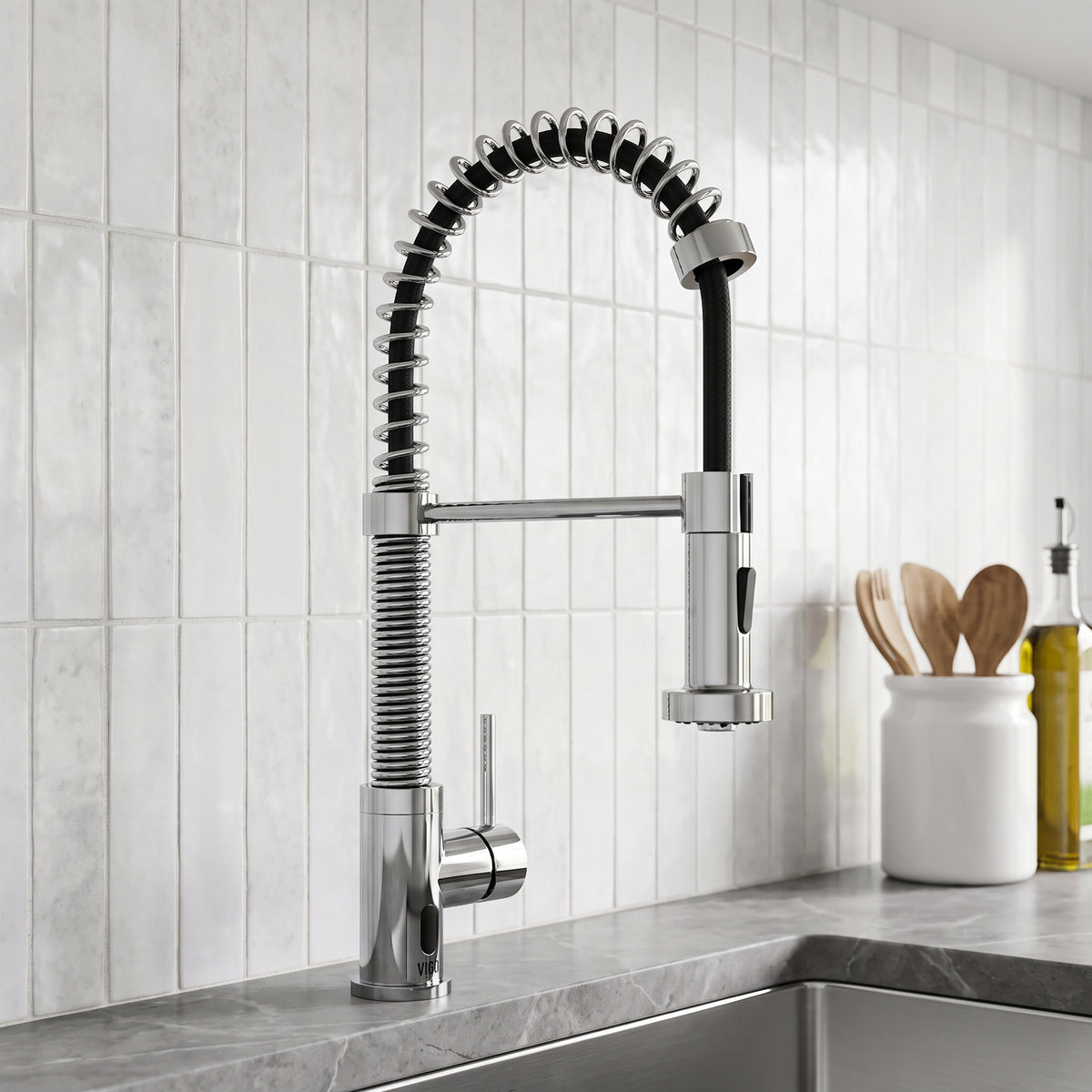 Edison Touchless Pull-Down Kitchen Faucet