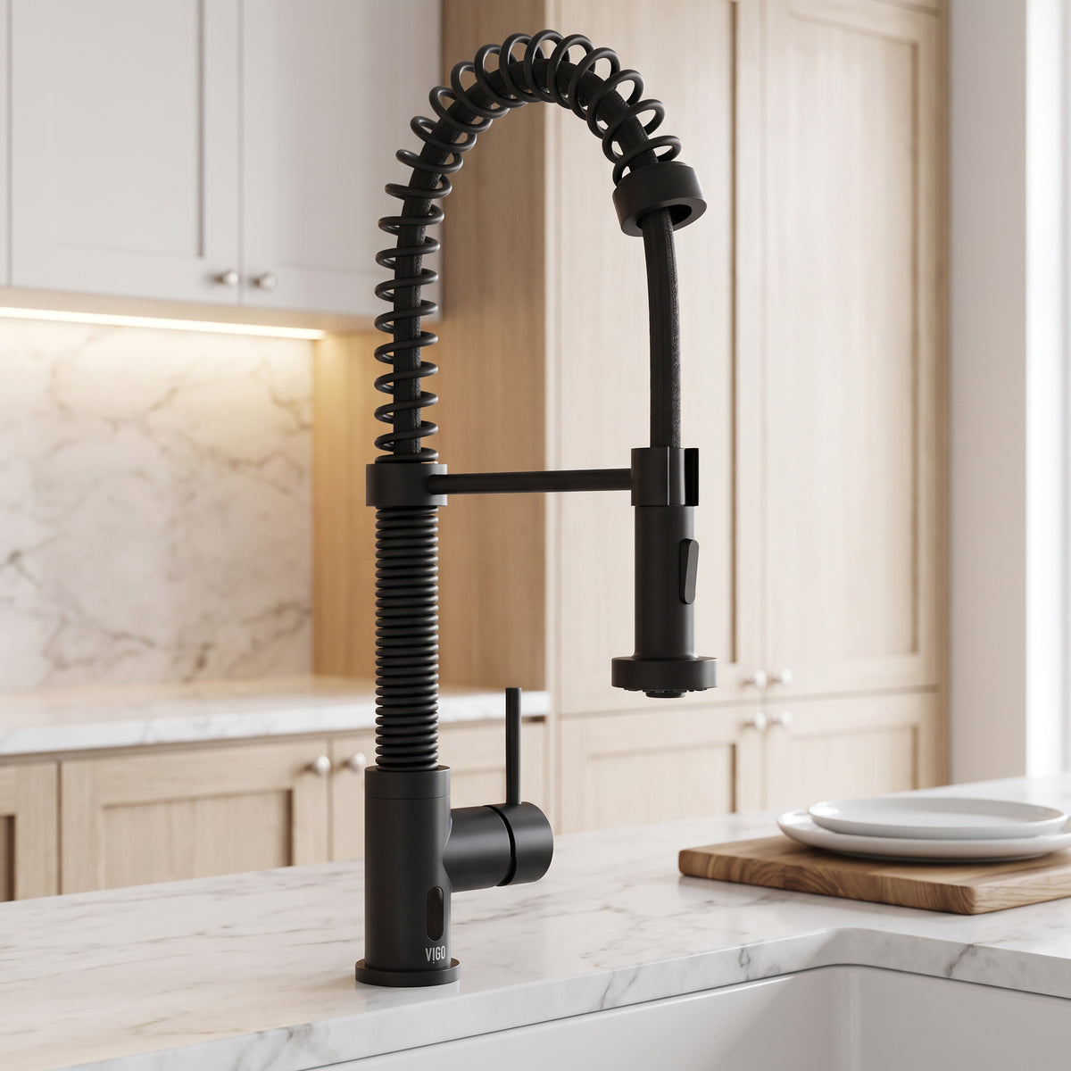 Edison Touchless Pull-Down Kitchen Faucet