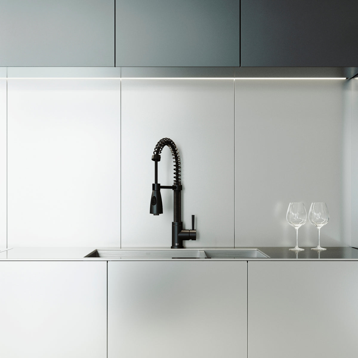 Brant Pull‑Down Spray Kitchen Faucet