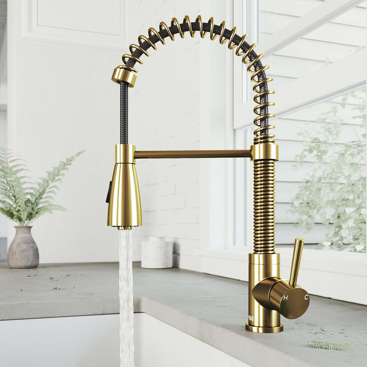 Brant Pull‑Down Spray Kitchen Faucet