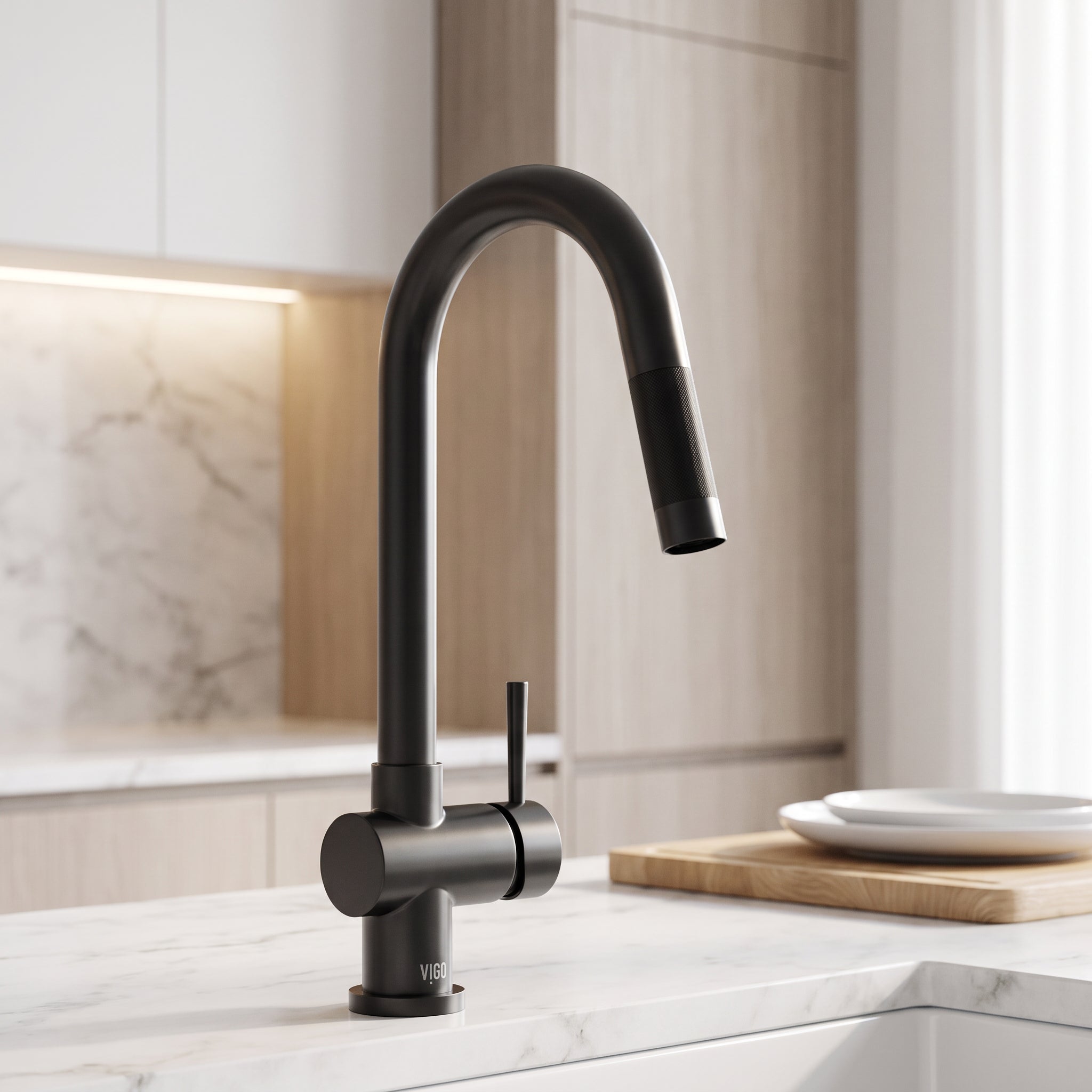 Gramercy – Single Handle Pull-Down Sprayer Kitchen Faucet– VIGO