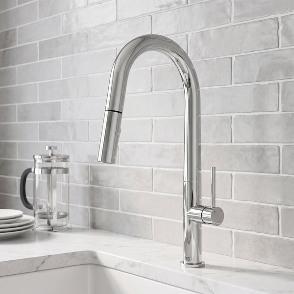 Greenwich – 18 in. H Modern Contemporary Pull-Down Kitchen Faucet