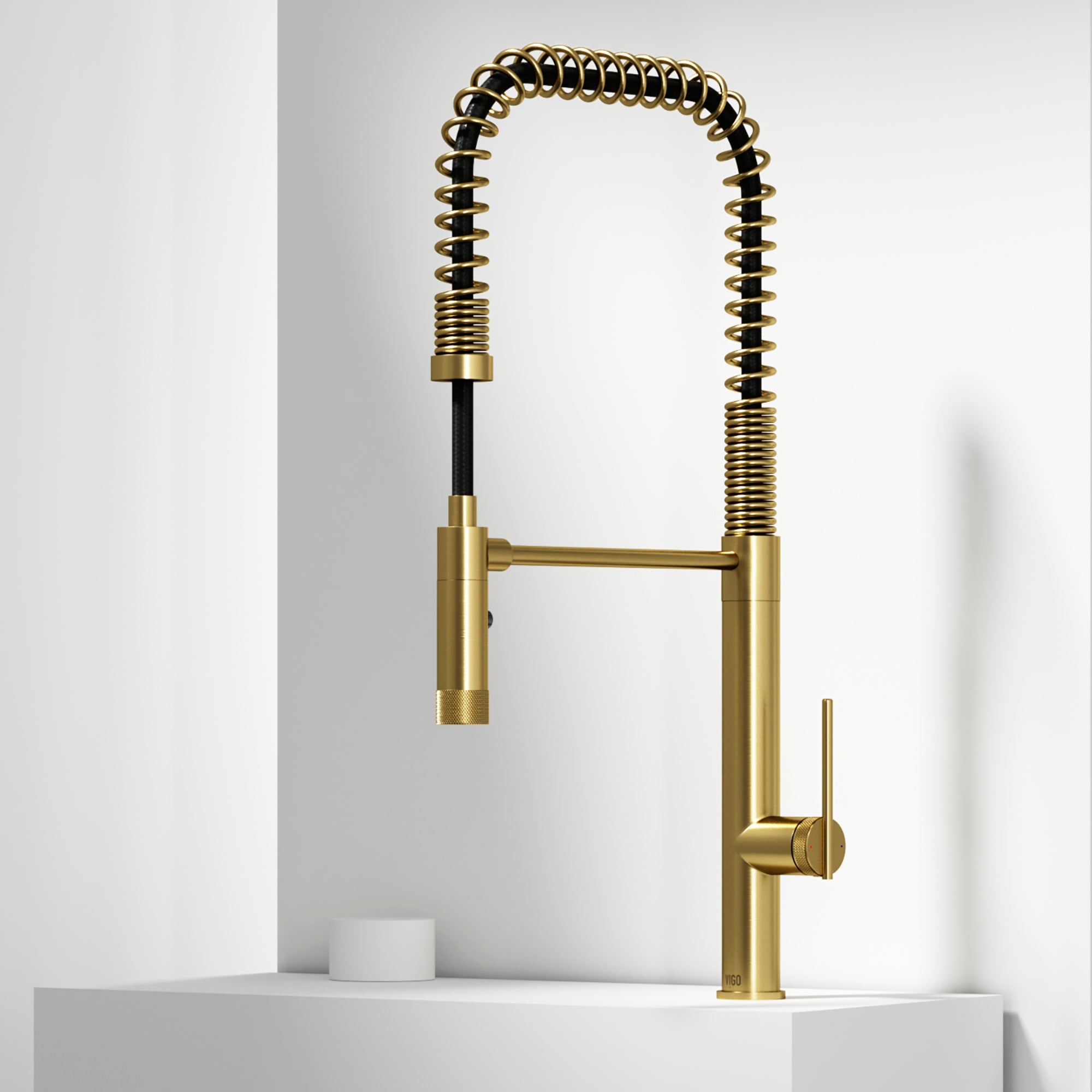 Matte brushed gold single handle kitchen faucet with pull-down sprayer