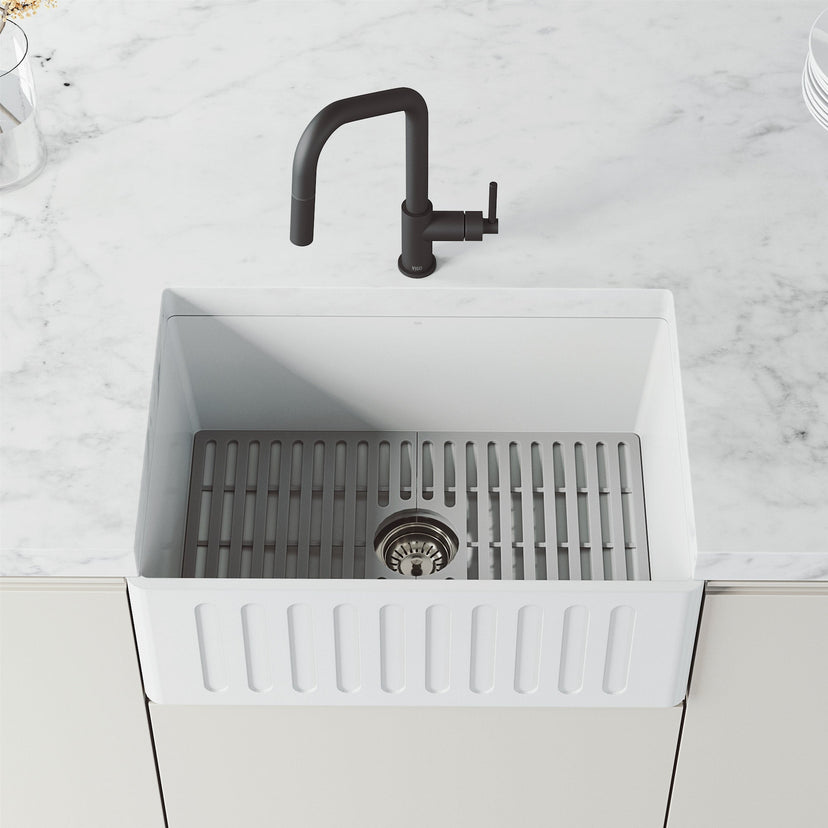 Water-efficient single handle faucet with spot-resistant matte black finish