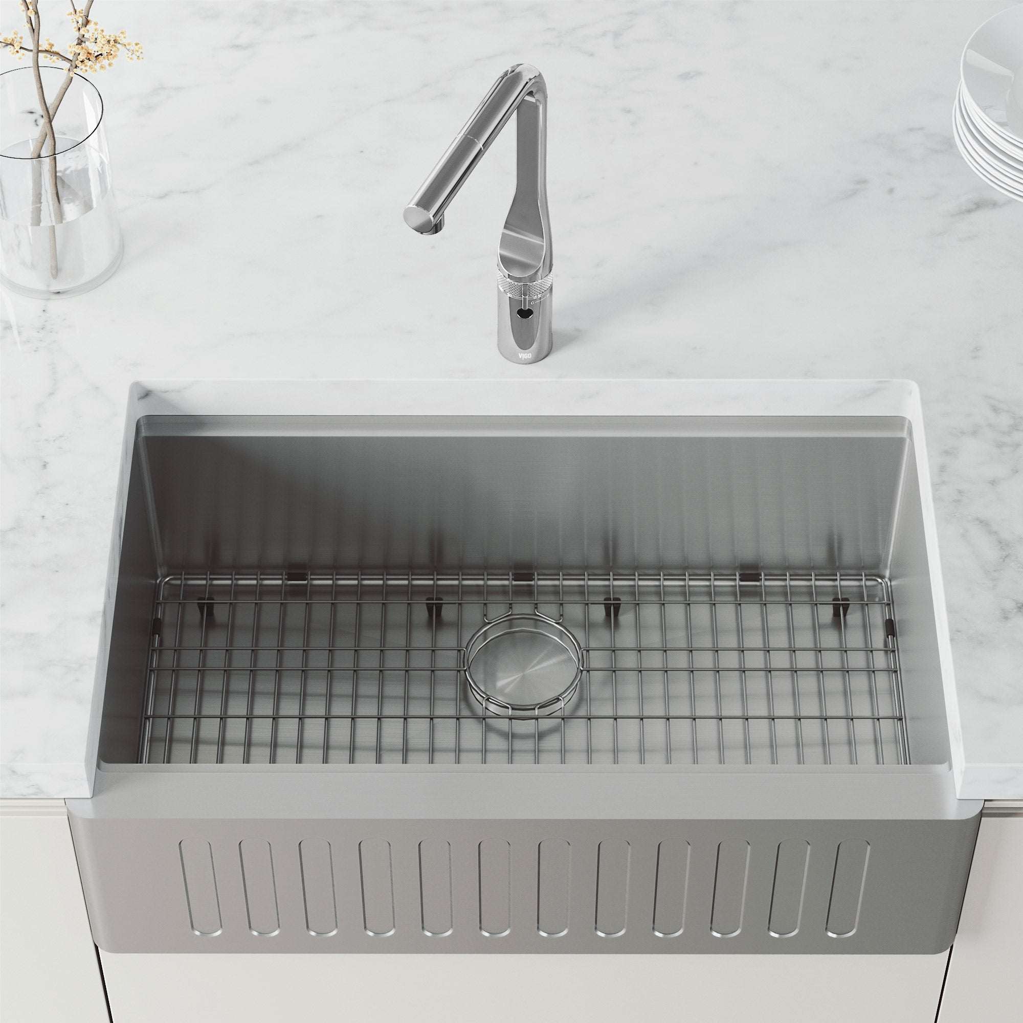 Deck-mounted kitchen faucet with pull-out spray and spot-resistant coating