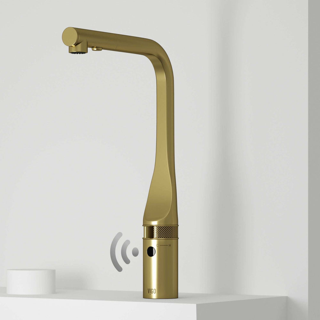 Matte brushed gold pull-out faucet with pre-rinse and 15-inch assembled height