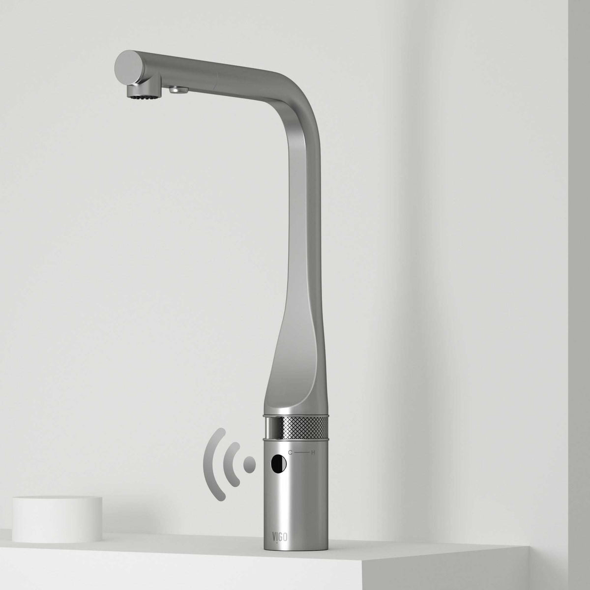 Jewel Touchless Kitchen Faucet in chrome with motion sensor and pull-out hose for modern kitchens