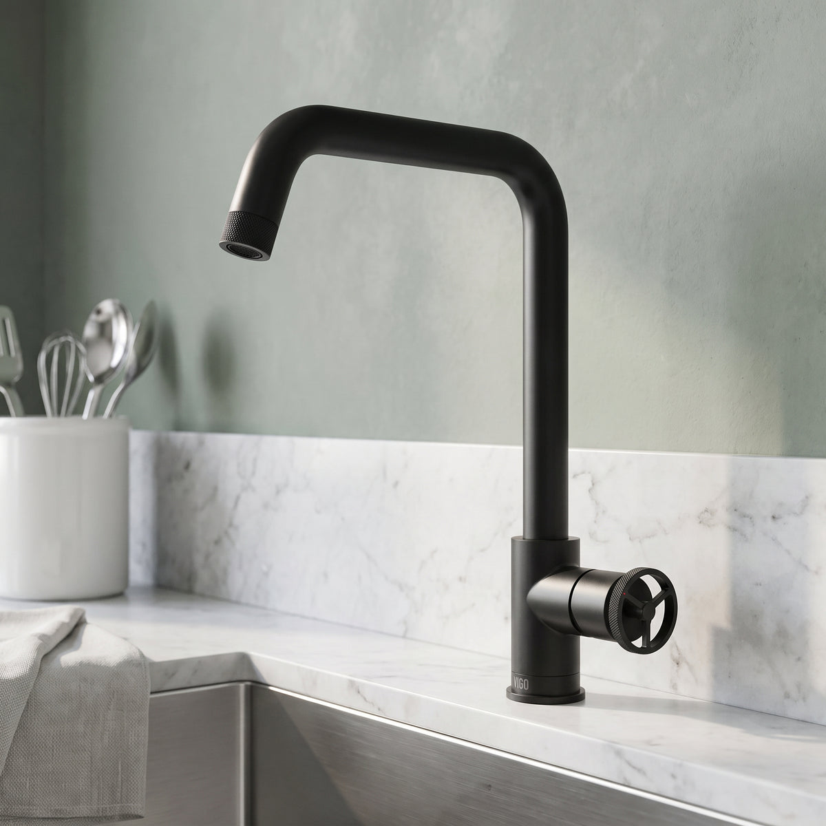 Cass Pull‑Down Bar Kitchen Faucet