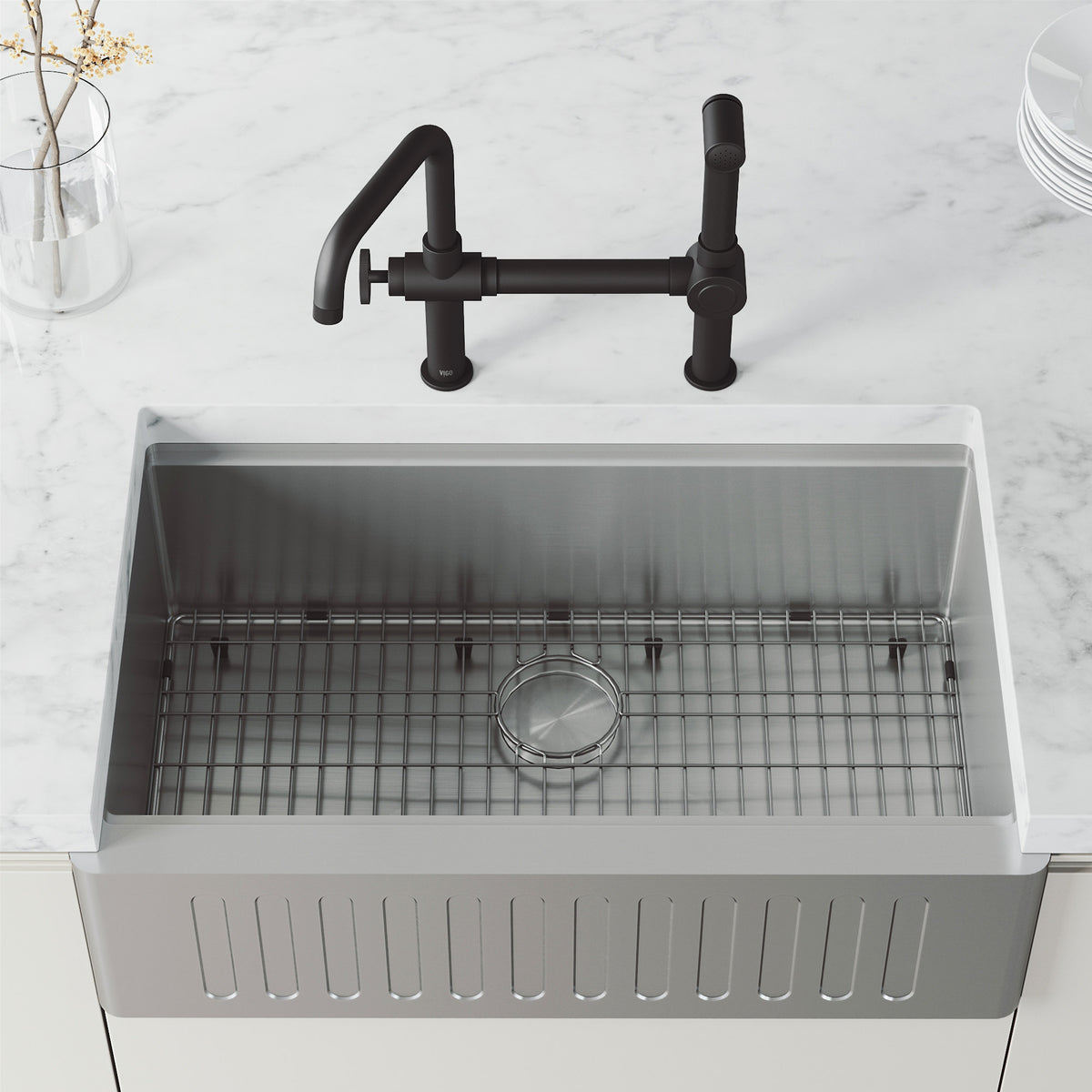 Cass Kitchen Faucet With Sprayer