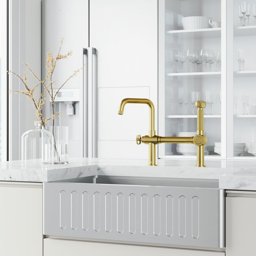 Cass Kitchen Faucet With Sprayer