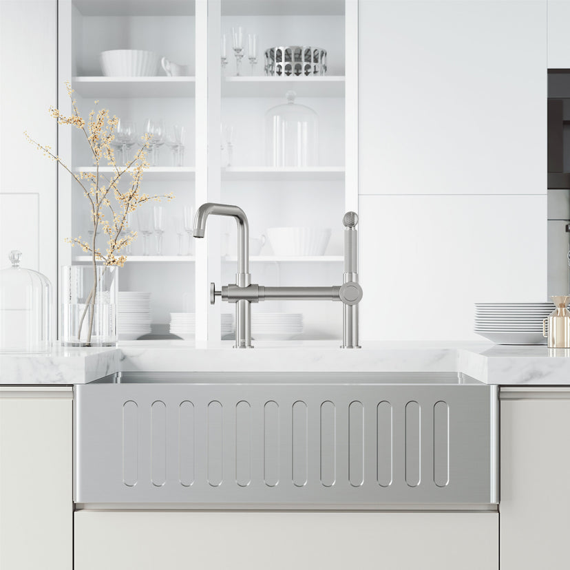 Cass Kitchen Faucet With Sprayer