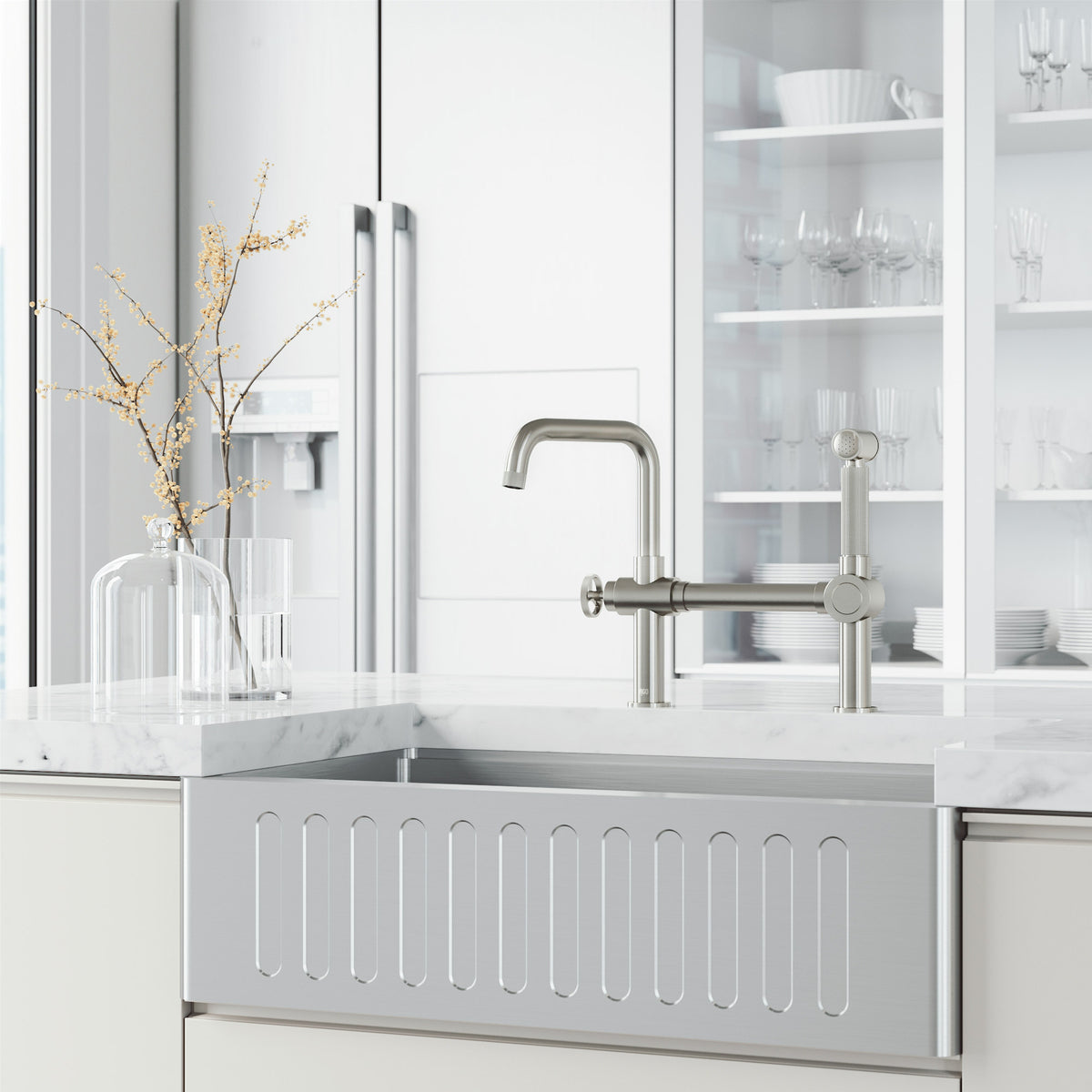 Cass Kitchen Faucet With Sprayer