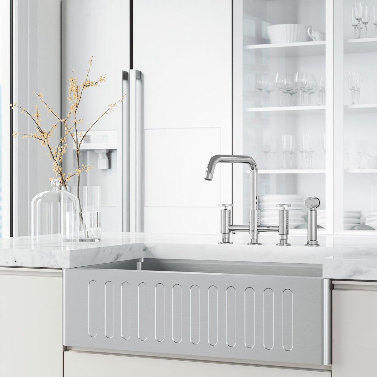 Brass kitchen faucet with ceramic valve and secure docking technology for sprayer