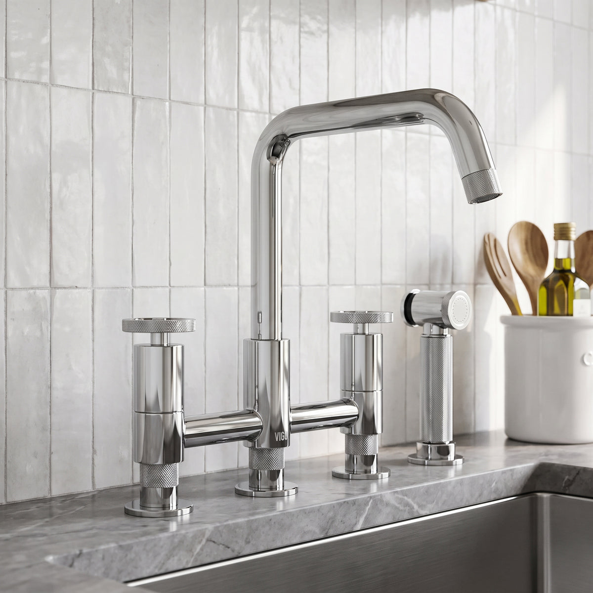 Cass Pull-Out Bridge Kitchen Faucet