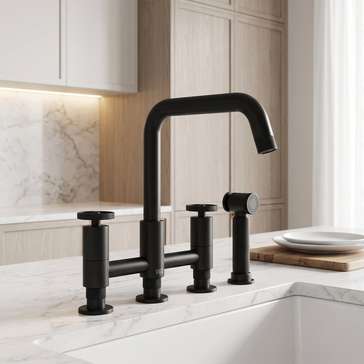 Cass Pull-Out Bridge Kitchen Faucet