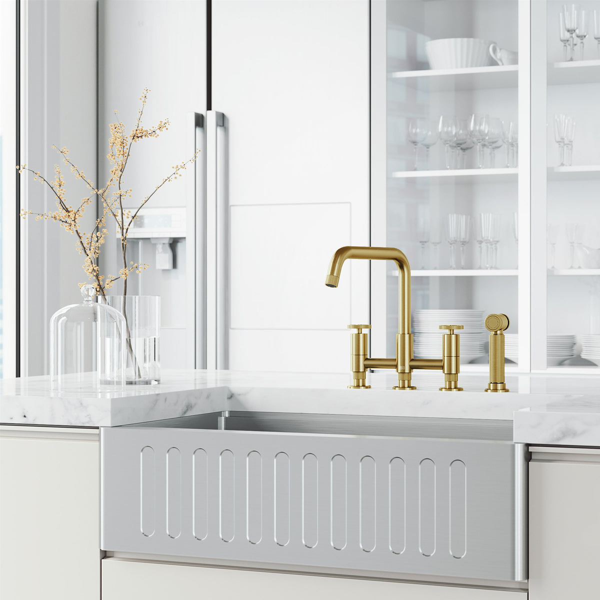 Brass kitchen faucet with ceramic valve and secure docking technology for sprayer