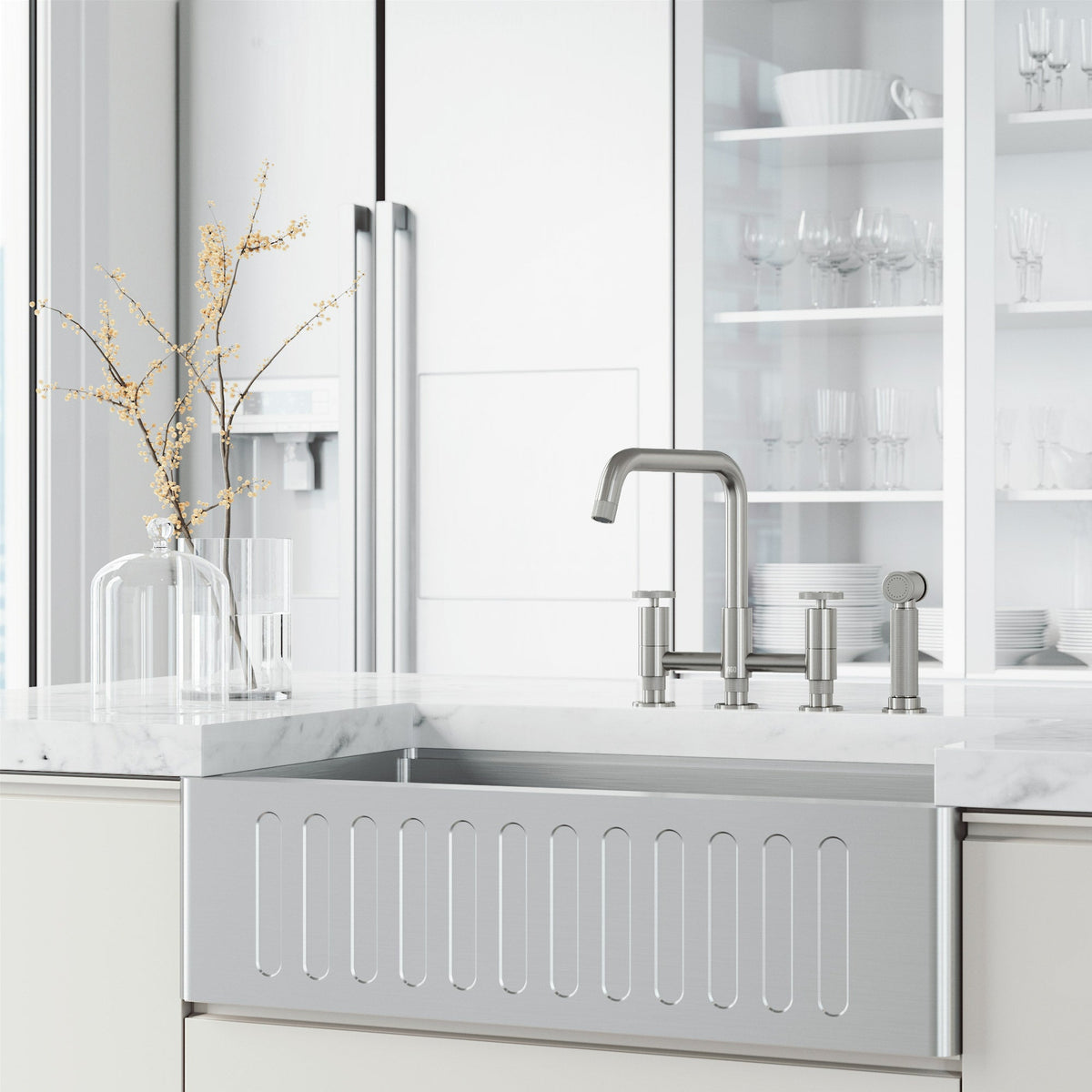 Brass kitchen faucet with ceramic valve and secure docking technology for sprayer