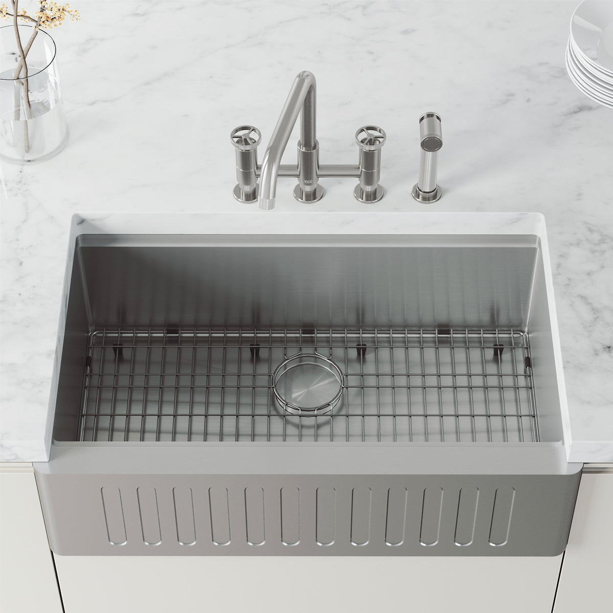 Cass Pull-Out Bridge Kitchen Faucet