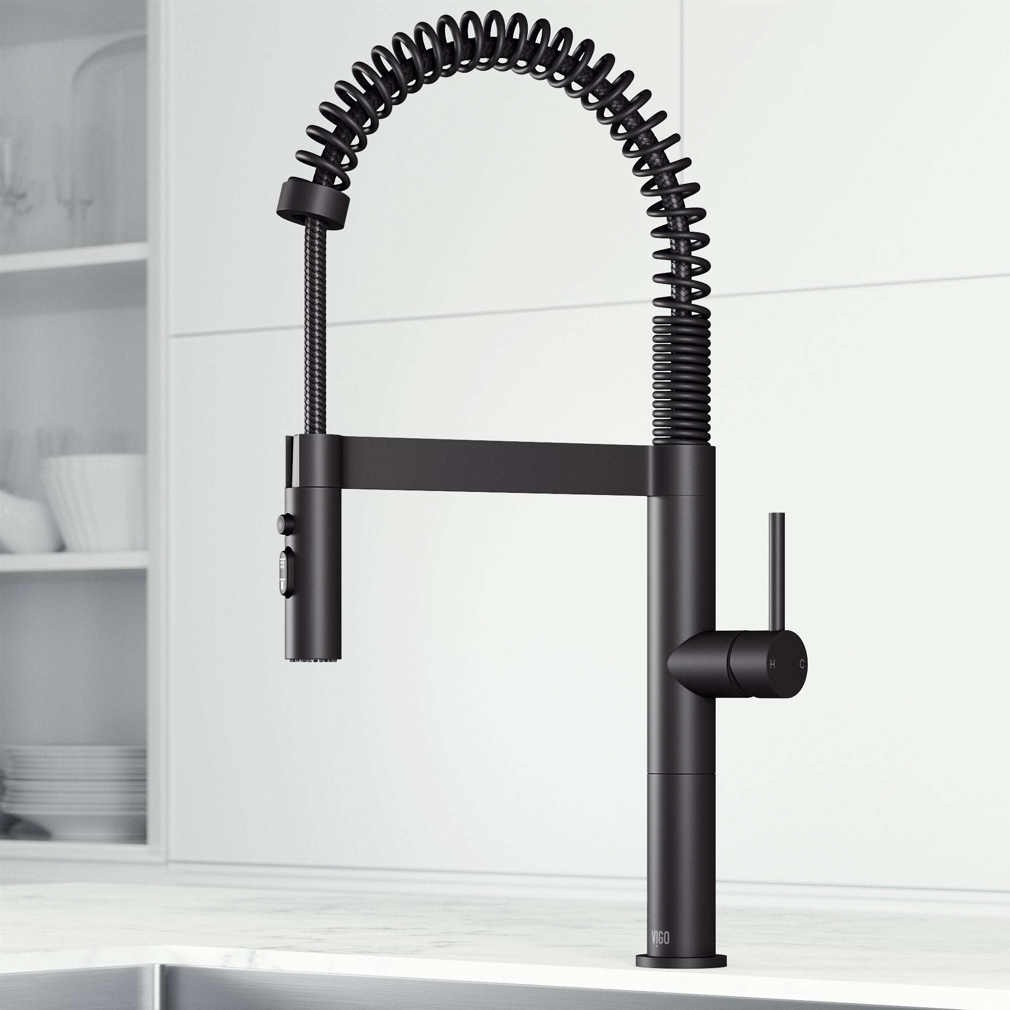 Edison Pro – 20 in. H Modern Contemporary Pull-Down Kitchen Faucet