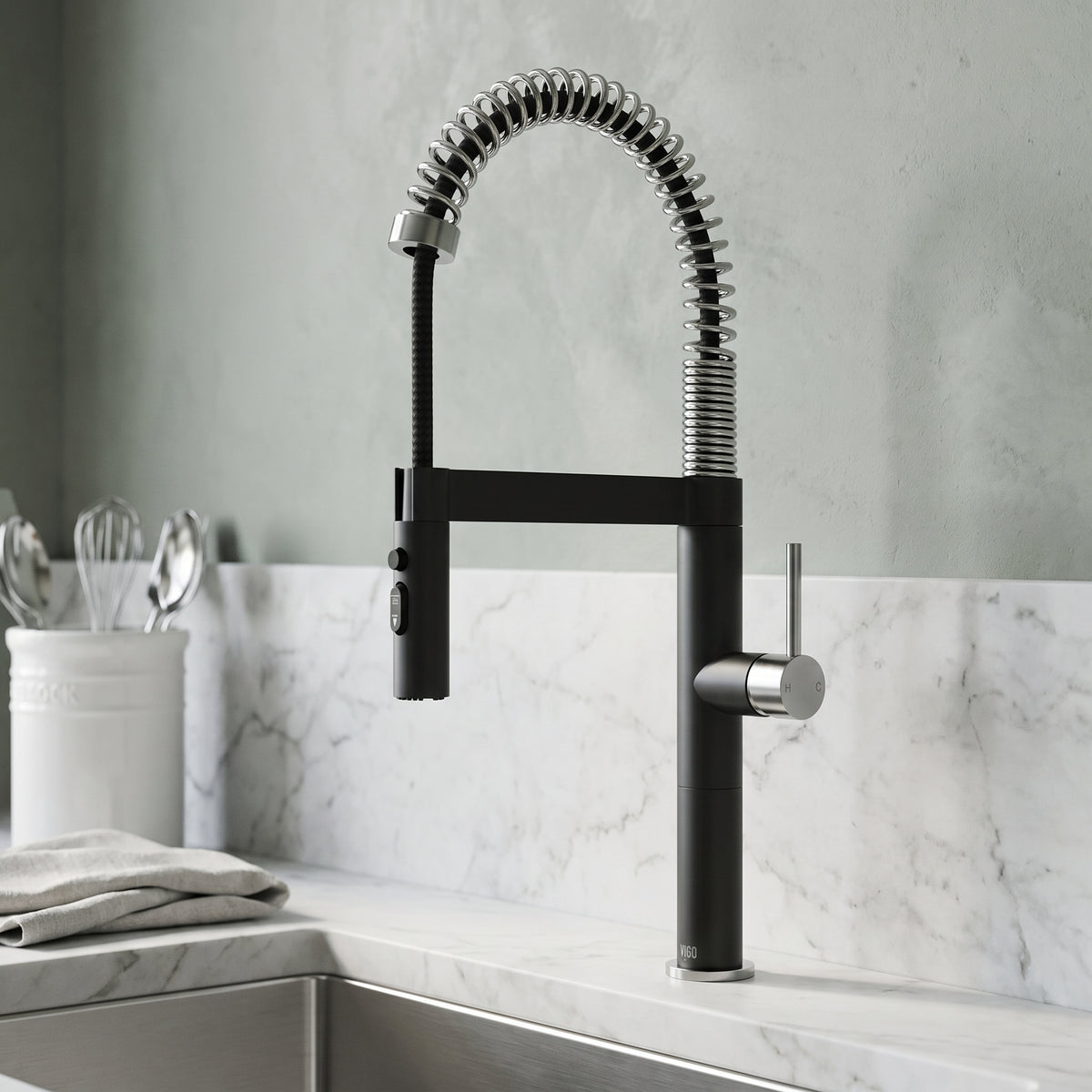 Edison Pro Pull-Down Spray Kitchen Faucet