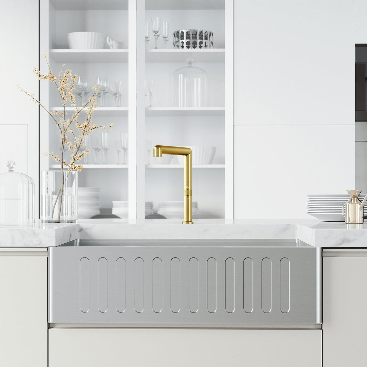 Kitchen faucet with sprayer docking station and lever handle in brushed gold