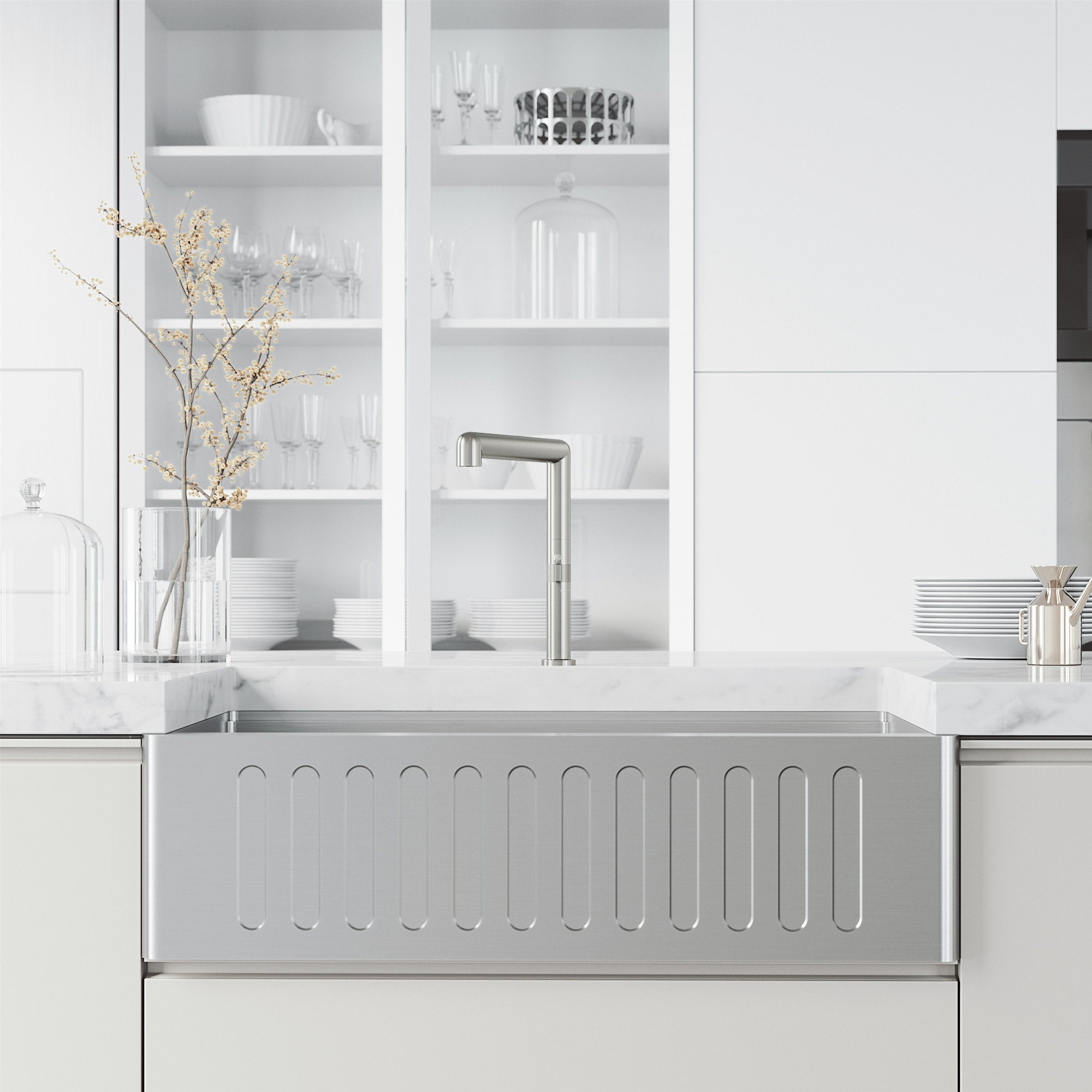 Kitchen faucet with sprayer docking station and lever handle in stainless steel