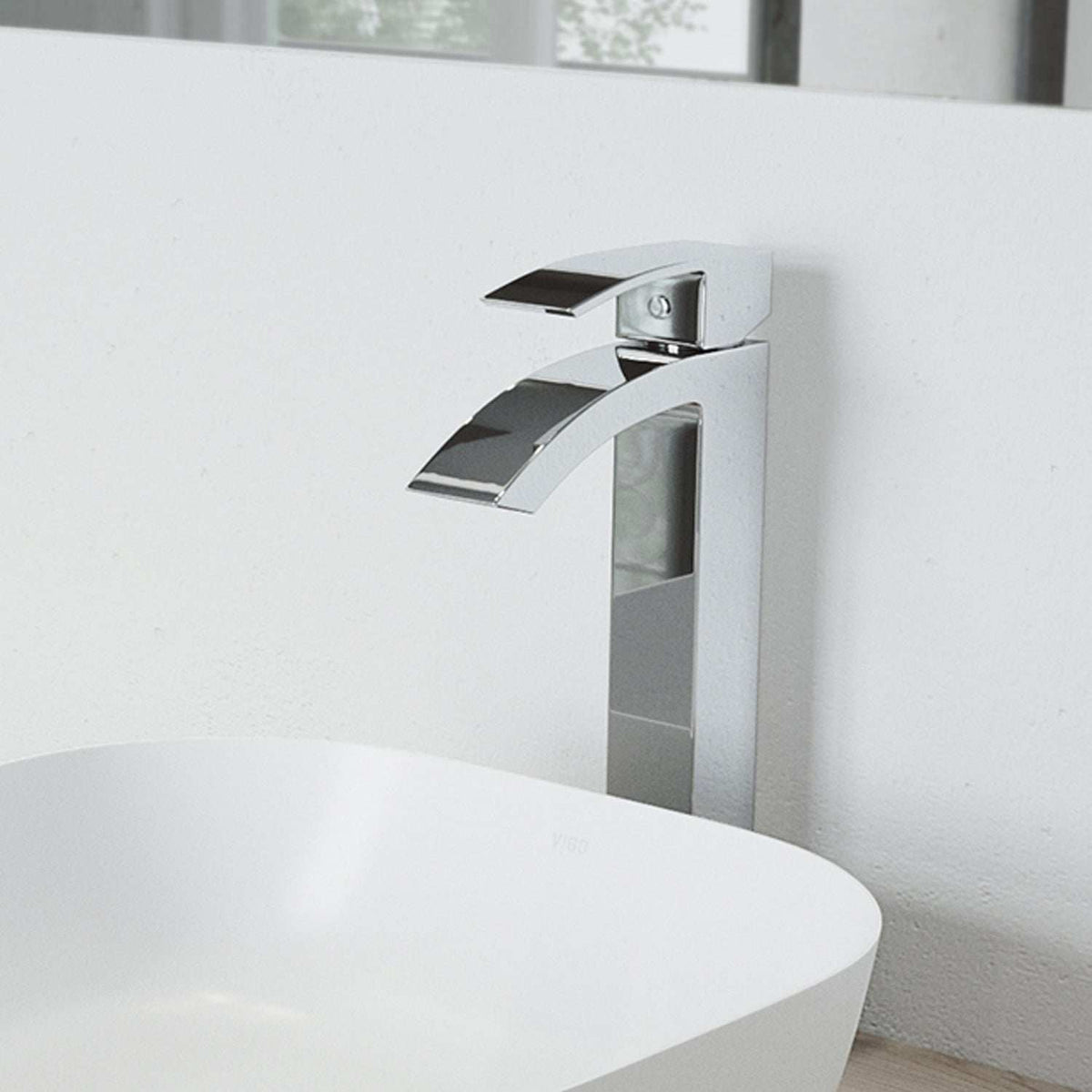 Duris Single Handle Single-Hole Bathroom Vessel Faucet