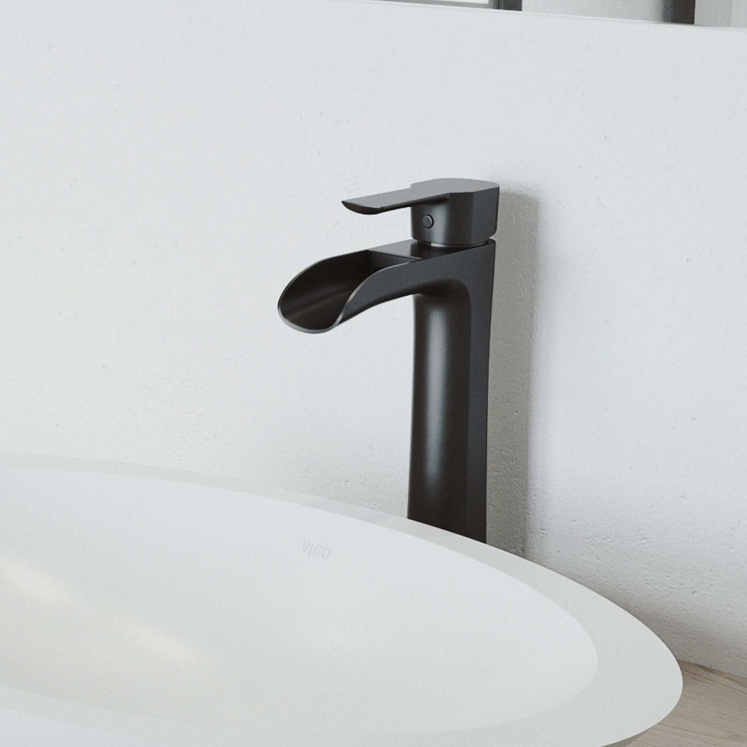 Modern deck-mounted faucet in matte black with ceramic disc valve