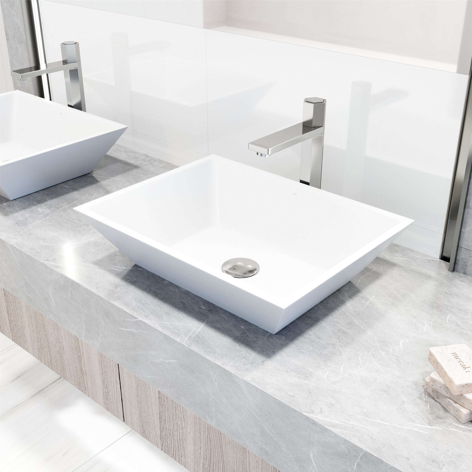 Low flow bathroom faucet in chrome, ceramic disk valve