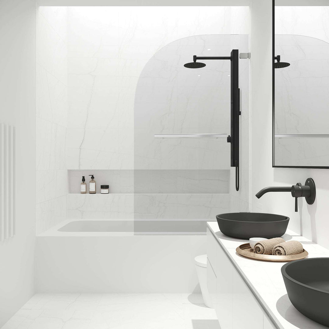 Reversible hinged tub door with tempered glass and chrome frame